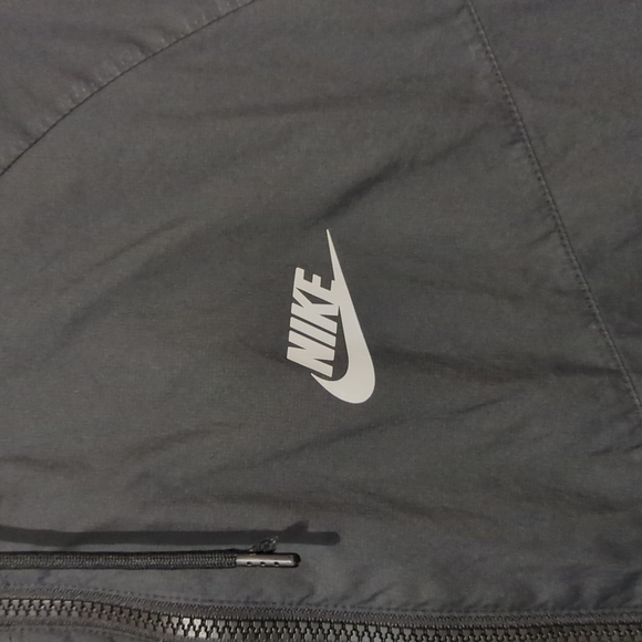 Nike windbreaker - Picture 2 of 4